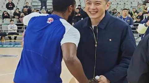 巴黎点球逆袭利物浦晋级欧冠八强